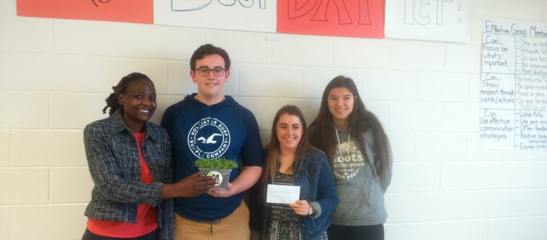Student sales of healthy greens raise money for Farmers Helping Farmers Holiday Campaign
